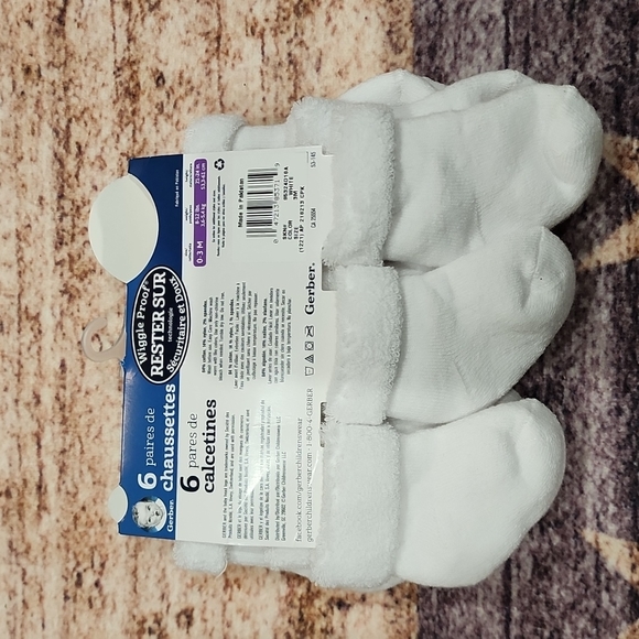 NWT baby socks - Picture 6 of 7